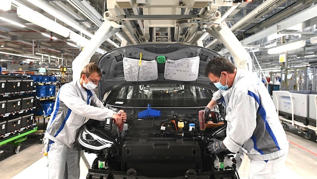 Auch in den kommenden Jahren wird die Autoindustrie große Herausforderungen zu meistern haben. (Bild: Volkswagen)