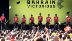 Das Team von Bahrain-Victorious (Bild: APA/AFP/Thomas SAMSON)