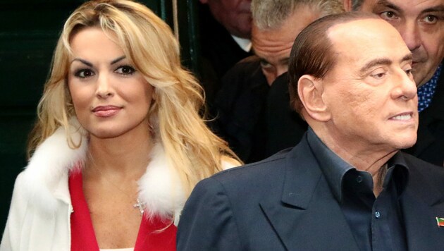 Francesca Pascale mit Silvio Berlusconi (Bild: AFP)