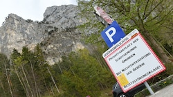 Seit April gilt am Fuße des Traunsteins eine Parkgebühr. (Bild: Wolfgang Spitzbart)