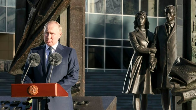Putin bei einer Rede vor der Zentrale des Auslandsgeheimdienstes SWR (Bild: AP)