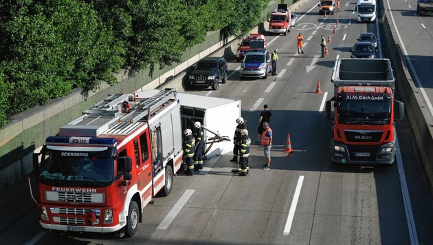 Dieser Lkw-Unfall löste den Stau aus (Bild: Pail Sepp)