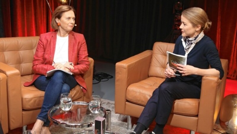 Zu Gast im Kurier schauTV Studio: ÖVP-Staatssekretärin Susanne Kraus-Winkler (Bild: Kurier)