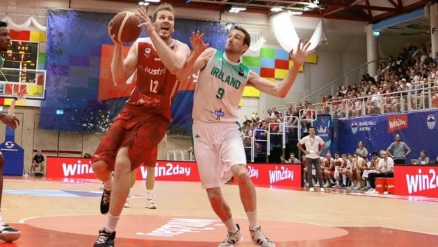 Begeistert gerade die Salzburger Basketball-Fans: NBA-Star Jakob Pöltl (li.) (Bild: Andreas Tröster)