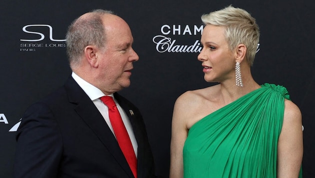 Fürst Albert und Fürstin Charlene (Bild: APA/Photo by Valery HACHE/AFP)