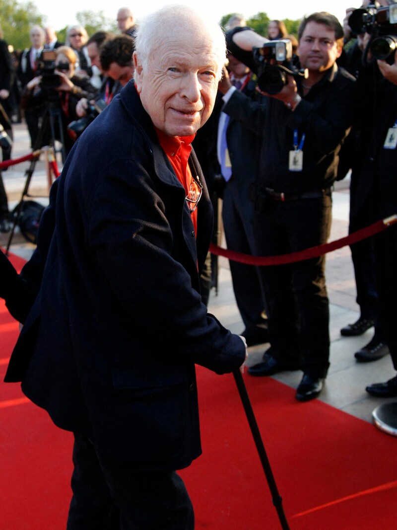 Peter Brook war eine der wichtigsten Theaterstimmen des 20. Jahrhunderts. (Bild: APA/Photo by PATRICK KOVARIK/AFP)