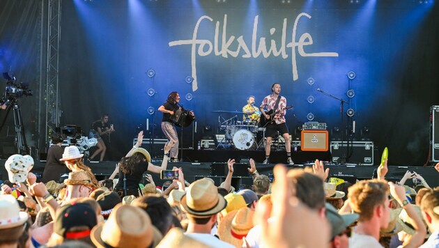 folkshilfe (Foto) und LaBrassBanda sorgten für ein fulminantes Finale beim Woodstock der Blasmusik. (Bild: Wenzel Markus)
