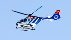 Notarzthubschrauber Gallus 1 flog das verletzte Kind ins Spital nach Feldkirch. (Bild: Mathis Fotografie)