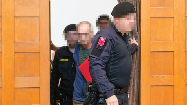 Der 60-jährige Verdächtige plädierte auf Totschlag. (Bild: Mathis Fotografie, Krone KREATIV)