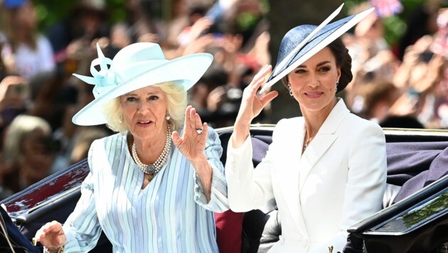 Herzogin Camilla und Herzogin Kate - hier bei der Trooping-the-Colour-Parade - gelten mittlerweile als gutes Team im Dienste ihrer Majestät der Königin. (Bild: Doug Peters / PA / picturedesk.com)