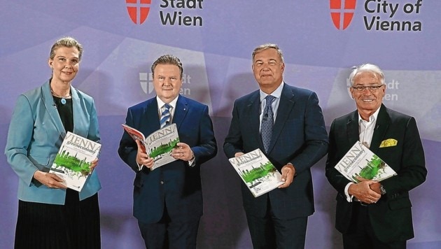 Geschäftsführerin von VOR Karin Zipperer, Bürgermeister Michael Ludwig (SPÖ), der WKW-Präsident Walter Ruck, Georg Pölzl, Geschäftsführer der Post-AG (v. li. n. re.) (Bild: Zwefo)