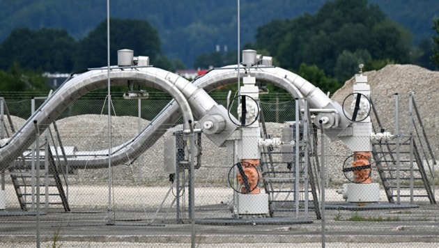 Leitungsrohre in der Gasspeicherstation Haidach bei Straßwalchen in Salzburg (Bild: APA/BARBARA GINDL)