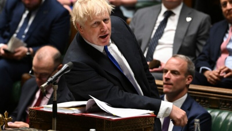 Johnson musste sich im Parlament unangenehmen Fragen stellen. (Bild: APA/AFP/UK PARLIAMENT/JESSICA TAYLOR)