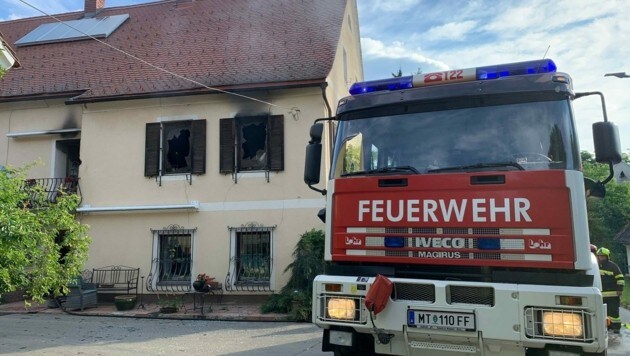 In diesem Wohnhaus im Judenburger Ortsteil Waltersdorf kam es am Donnerstag zum tragischen Zimmerbrand. (Bild: Feuerwehr Judenburg)