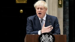 Boris Johnson hat den Wunsch seiner Partei erkannt und die Reißleine gezogen. (Bild: AP)
