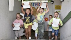 Die Schüler der Volksschule St. Michael im Lungau freuen sich auf die Ferien. (Bild: Holitzky Roland)