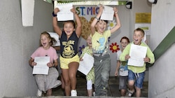 Die Schüler der Volksschule St. Michael im Lungau freuen sich auf die Ferien. (Bild: Holitzky Roland)