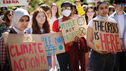 Vor allem junge Menschen fürchten den Klimawandel. (Bild: CHIP SOMODEVILLA / GETTY IMAGES NORTH AMERICA / Getty Images via AFP)