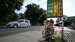 Laut den Kartellwächtern der BWB sind die hohen Treibstoffpreise mit den gestiegenen Kosten für Rohöl nicht erklärbar. (Bild: APA/HARALD SCHNEIDER)