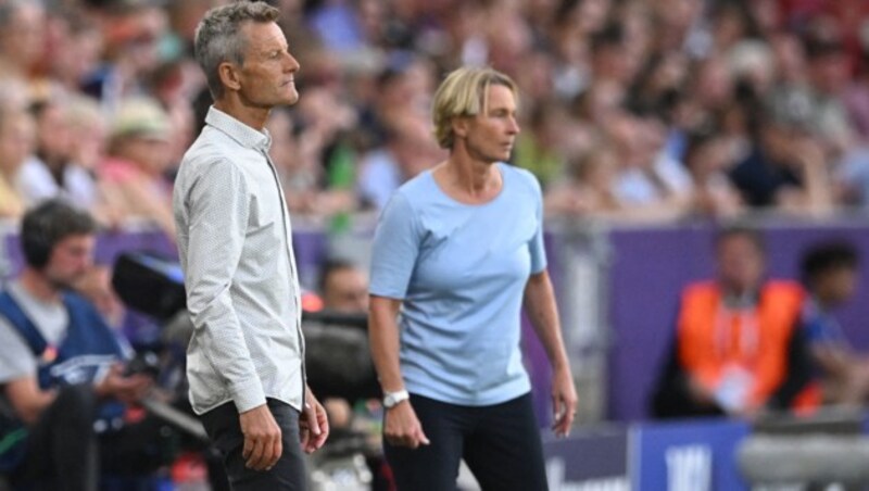 Lars Sondergaard (l.) und Martina Voss-Tecklenburg (Bild: AFP or licensors)