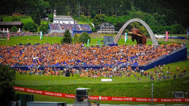Mehr als 60.000 Zuschauer sorgten schon gestern in Spielberg für prächtige Stimmung - sehr zur Freude des FIA-Chefs. (Bild: Sepp Pail)
