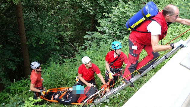 Spektakuläre Rettungsaktion nach Canyoning-Unfall (Bild: zoom.tirol, Krone KREATIV)