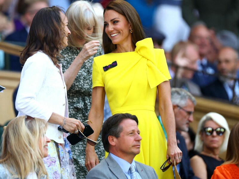 Herzogin Kate nahm am Samstagnachmittag in der Royal Box in Wimbledon Platz. (Bild: HANNAH MCKAY / REUTERS / picturedesk.com)