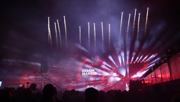 Zum Abschluss der heurigen Ausgabe des Electric Love Festivals am Salzburgring gab es für die 50.000 Besucher ein gigantisches Feuerwerk. (Bild: Tröster Andreas)
