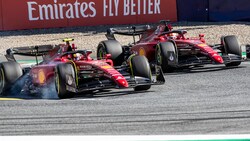 Carlos Sainz (l.) hat keine Lust mehr, die zweite Geige hinter Charles Leclerc (r.) zu spielen. (Bild: GEPA )