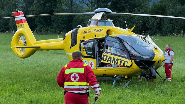 Einer der Schwerverletzten wurde mit dem Hubschrauber ins Spital geflogen. (Bild: zoom.tirol)