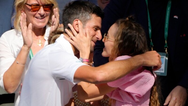 Novak Djokovic mit Ehefrau Jelena (Bild: AP)