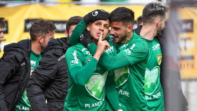 Der ehemalige Austria Lustenau-Akteur William Rodrigues de Freitas (M.) wird in der neuen Saison für den FC Dornbirn in der zweiten Liga auflaufen. (Bild: GEPA pictures)