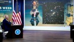 Die US-Raumfahrtbehörde NASA hat am Montag gemeinsam mit Präsident Joe Biden die „tiefste und schärfste bislang aufgenommene Infrarot-Sicht auf das Universum“ präsentiert. (Bild: Associated Press)
