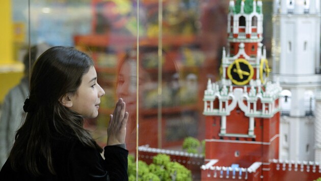 Der Kreml aus Legosteinen in einem Geschäft in Moskau (Bild: AFP)