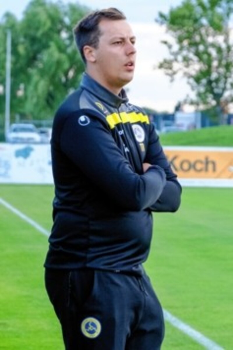 Fußball Regionalliga Ost / SC Neusiedl 1919 - First Vienna
 Auf dem Bild: Alexander Zellhofer (Trainer) (Bild: urbantschitsch mario)