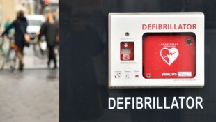 Durch eine Defibrillator-Landkarte des Roten Kreuz kann im Notfall rasch geholfen werden. 