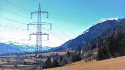 Höhere Masten, neue Bespannung: 73,2 Kilometer neue Stromleitungen sollen im Ennstal mehr Strom liefern. (Bild: Sven Aberle)