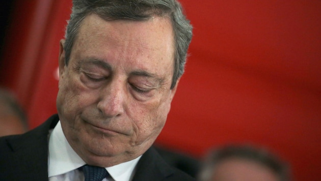 Mario Draghis Regierung scheint angezählt - drohen jetzt österreichische Verhältnisse in Italien? (Bild: AFP/PIERRE TEYSSOT)