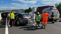 Bei dem Unfall wurden fünf Personen verletzt (Bild: FF Vogau)