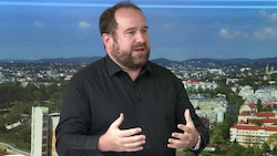 Meinungsforscher Christoph Haselmayer vom IFDD (Bild: krone.tv)