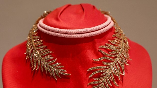 El collar de plumas recién hecho de oro rojo con diamantes color coñac de Köchert cuesta alrededor de 85 000 euros.  (Imagen: Tschepp Markus)