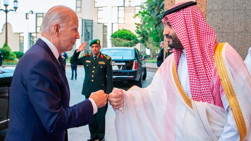 Planning a deal: US President Joe Biden (left) and Saudi Crown Prince Mohammed bin Salman (Bild: AP)