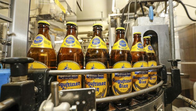 Die braunen Euro-Bierflaschen werden knapp: Das Augustiner Bräu wurde bereits vorgewarnt. (Bild: Tschepp Markus)