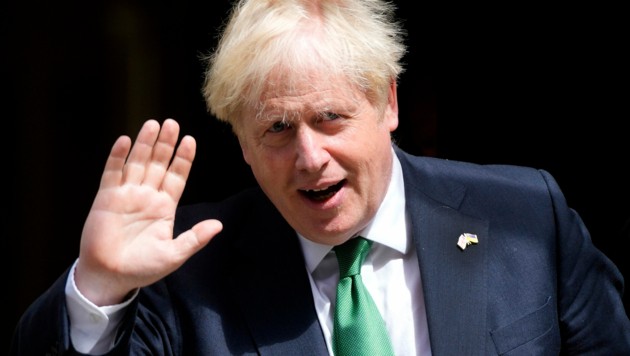 Boris Johnson will sich im Herbst endgültig verabschieden. Die Opposition will, dass er früher geht. (Bild: AP)