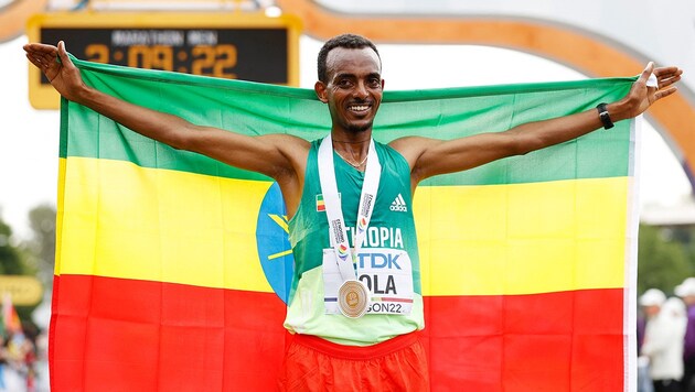 Tamirat Tola (Bild: APA/Getty Images via AFP/GETTY IMAGES/Steph Chambers)