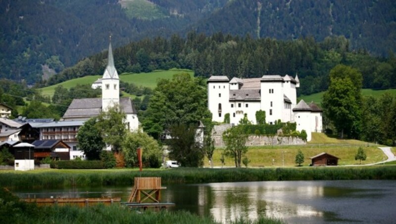 Der kleine See mit Blick auf das Schloss Goldegg. (Bild: Gerhard Schiel)