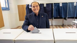 Forza-Italia-Chef Berlusconi bereitet sich bereits auf eine vorgezogene Parlamentswahl vor. (Bild: AP)