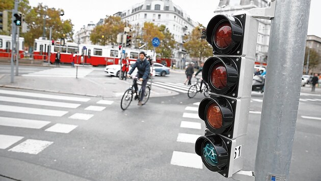 1300 ampelgeregelte Kreuzungen gibt es aktuell in ganz Wien. (Bild: Jöchl Martin)