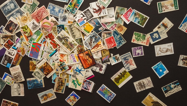 The man from Linz had sent valuable stamps. (symbolic photo) (Bild: Roman - stock.adobe.com)