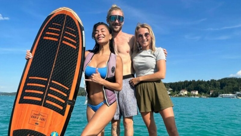 Nicole Scherzinger wurde von den Kärntner Wakeboardern Nico Juritsch und Mara Salmina „eingeschult“. (Bild: zVg)